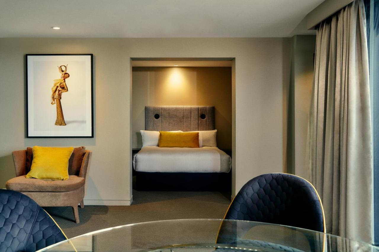 The Kinson Hotel Melbourne Ngoại thất bức ảnh A suite at the hotel