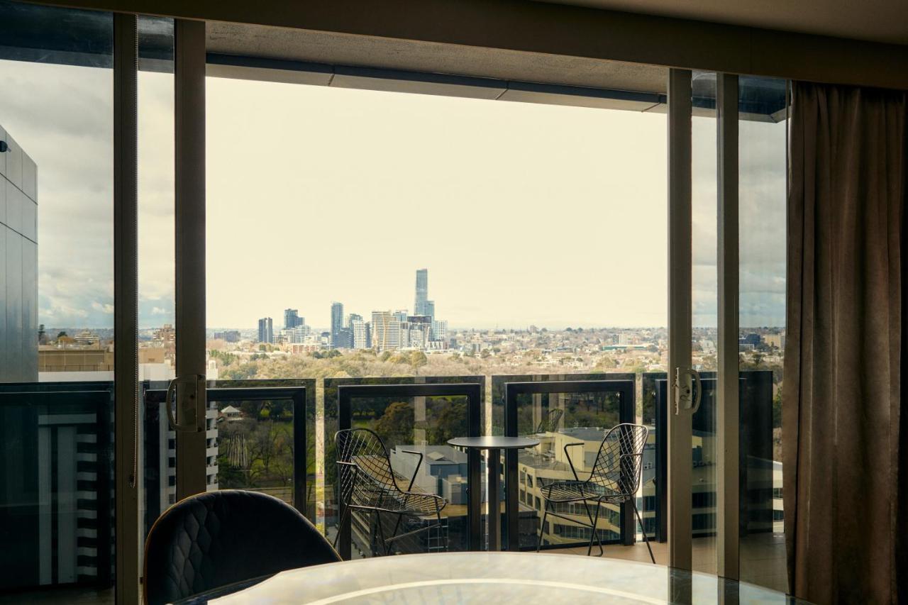 The Kinson Hotel Melbourne Ngoại thất bức ảnh View from a typical apartment